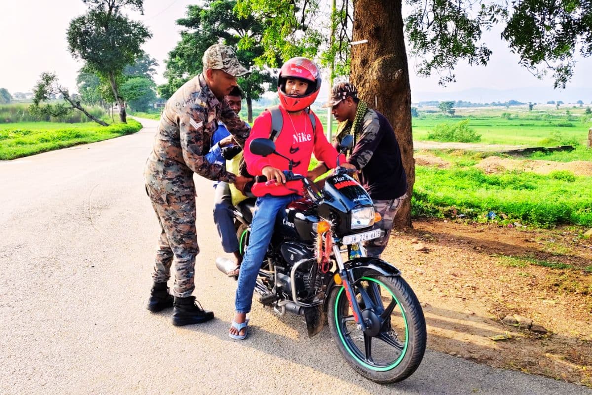 सरायकेला में विशेष सड़क सुरक्षा अभियान, 3 दिन में 499 वाहन चालकों पर कार्रवाई, 4.88 लाख से अधिक का कटा चालान