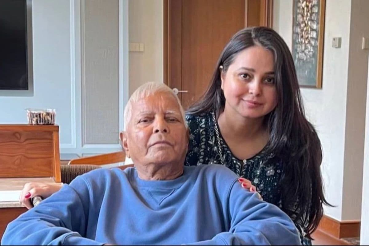 रोहिणी की बगावत के समर्थन में ‘कृष्‍ण’! राजद में घमासान, आखिर किसने कर दिया राजद सुप्रीमो की बेटी का अपमान