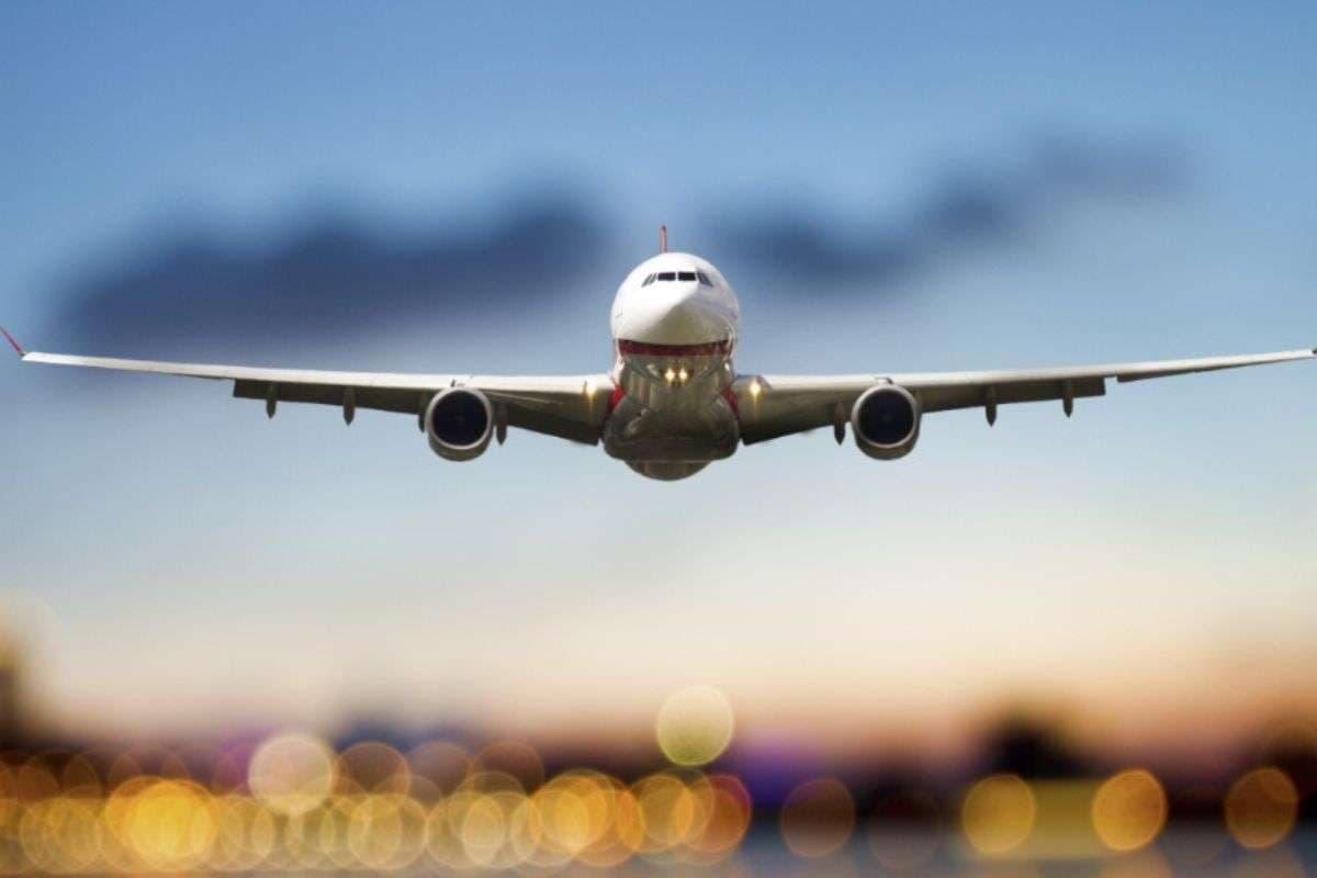 Flight Ticket: छठ के बाद हवाई किराए में जबरदस्त उछाल, जानिए किन रूटों पर महंगे हुए टिकट