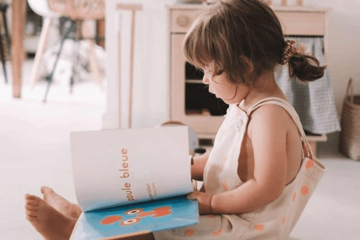 Storytelling से बच्चों में बढ़ती है कल्पना और रचनात्मकता, इस तरह बच्चों में डेवलप करें Storytelling Habit