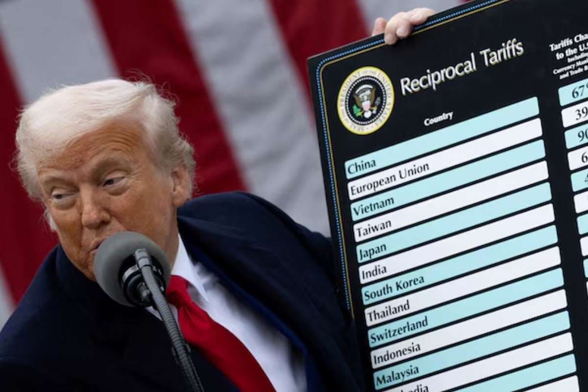 ट्रंप ने फिर उगली आग! बोले- जब तक रूस से कच्चा तेल खरीदता रहेगा भारत, लादता रहूंगा टैरिफ