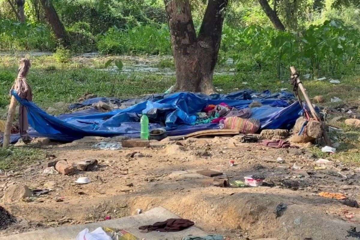 झारखंड के चक्रधरपुर में ठंड बन रही कहर, पति-पत्नी की मौत, प्लास्टिक के नीचे गुजार रहे थे रातें