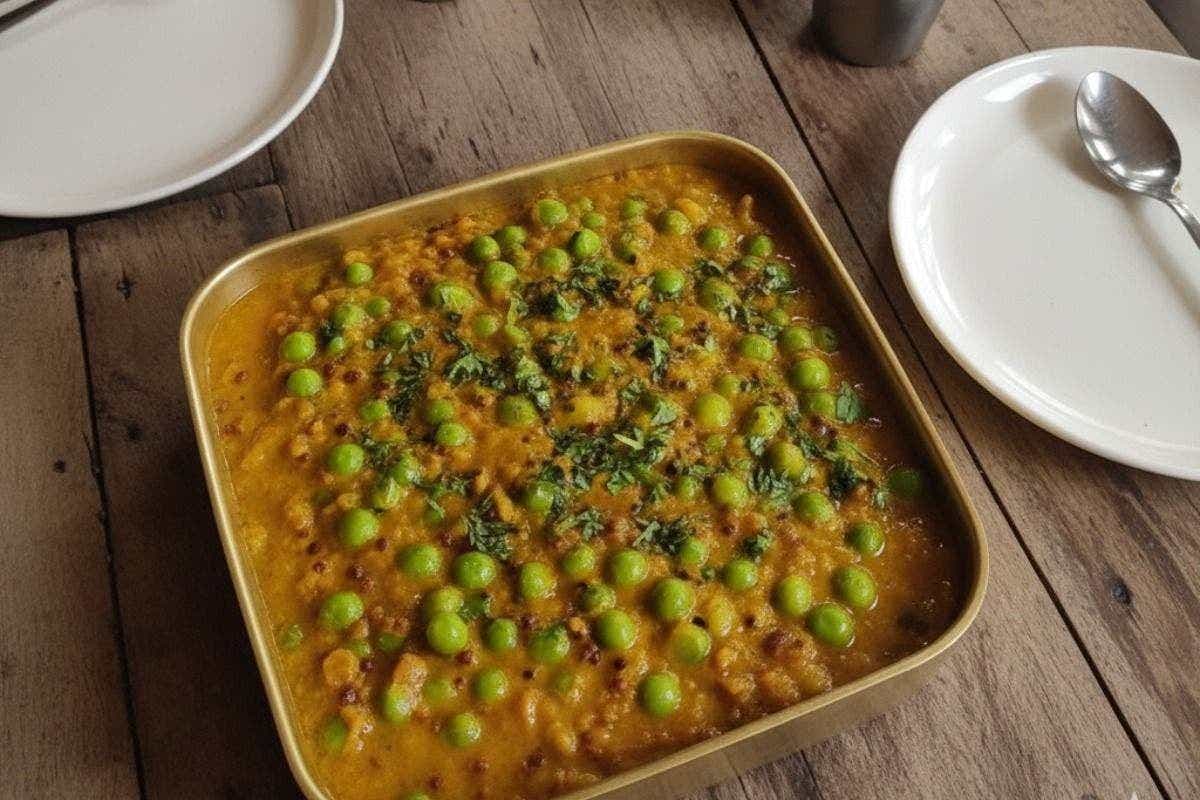 Degi Matar Masala Recipe: विंटर स्पेशल गरमागरम देगी मटर मसाला, रिच ग्रेवी और ताजे मटर के साथ बने सुपर टेस्टी