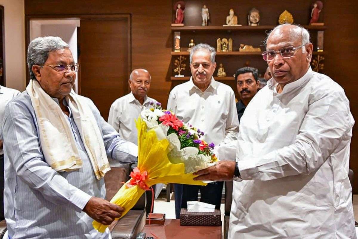 Siddaramaiah Vs DK Shivakumar: सीएम पद को लेकर कर्नाटक कांग्रेस में नाटक शुरू, सिद्धारमैया और शिवकुमार की तनातनी के बीच खरगे का बड़ा बयान