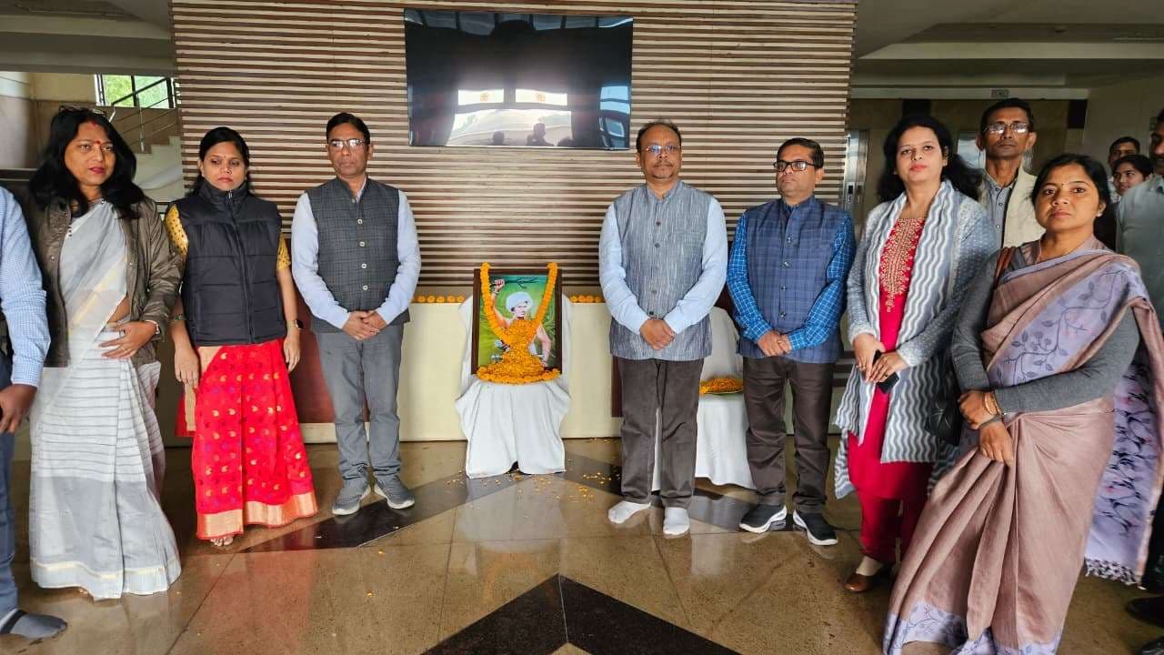 बिरसा मुंडा आत्मसम्मान, स्वतंत्रता और जन-प्रतिरोध के प्रतीक : कुलसचिव