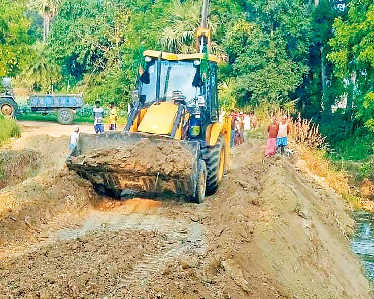 Gaya News : किसानों ने खुद बनाया बांध, बचायी रबी फसल की उम्मीद