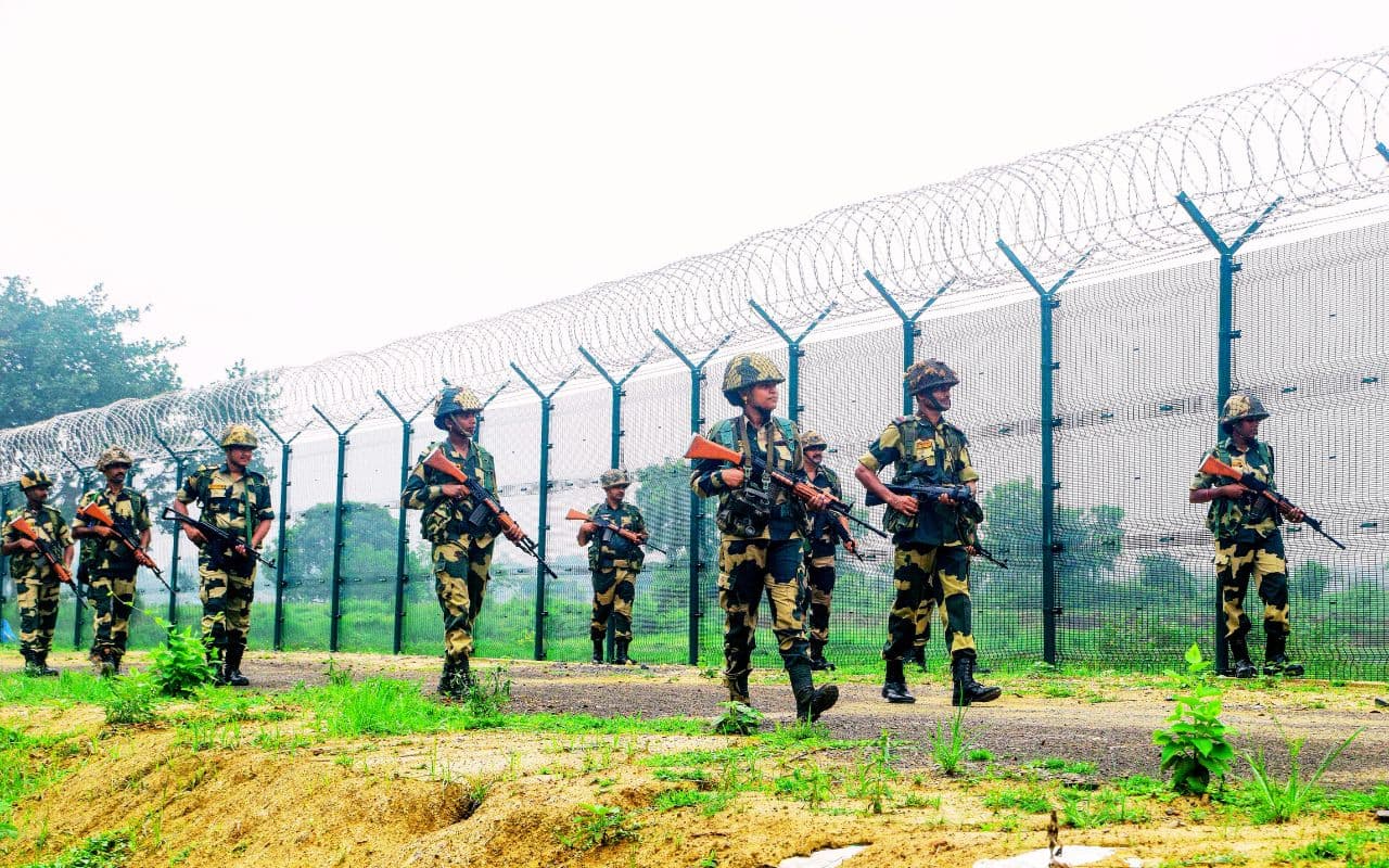 बांग्लादेशी मवेशी तस्करों का दुस्साहस, बीएसएफ कांस्टेबल का किया अपहरण!