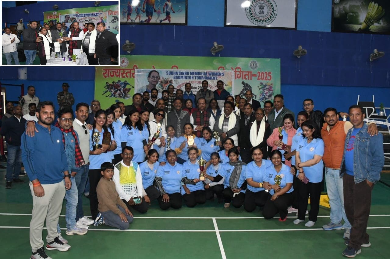 Badminton Tournament: महिला पत्रकारों का शानदार प्रदर्शन, रांची प्रेस क्लब को संजय सेठ ने दिए 10 लाख