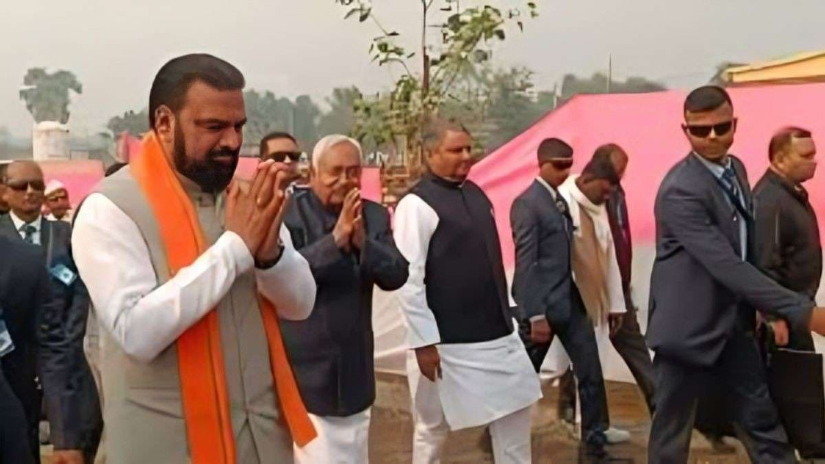 Bihar News: नवादा पहुंचे सीएम नीतीश, फुलवरिया डैम–फ्लोटिंग सोलर प्लांट का निरीक्षण