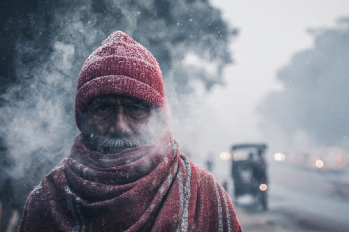 Aaj ka Mausam : बिहार–यूपी सहित इन राज्यों में ठंड से कांपेंगे लोग, आ गया IMD का अलर्ट