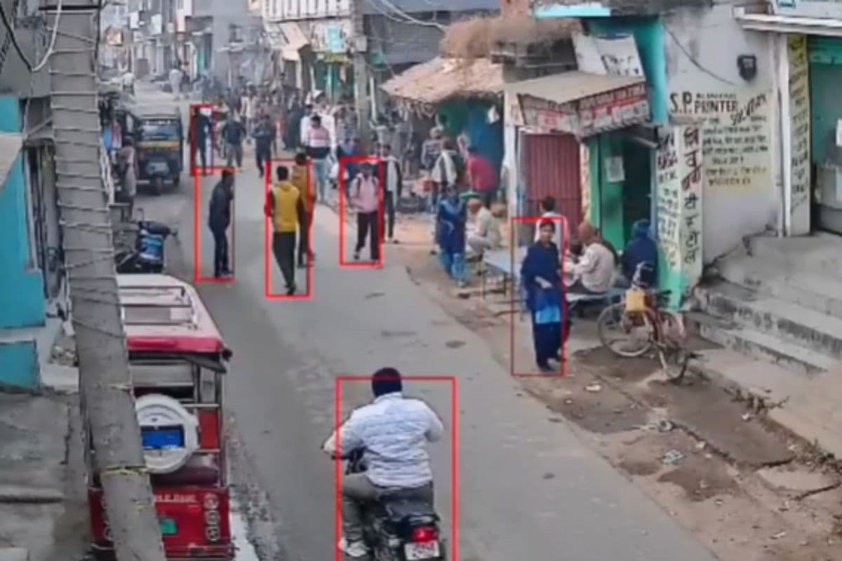 Bihar Firing Viral Video: बिहार में बीच रोड पर दनादन फायरिंग का वीडियो वायरल, 2 आरोपियों को भेजा जेल