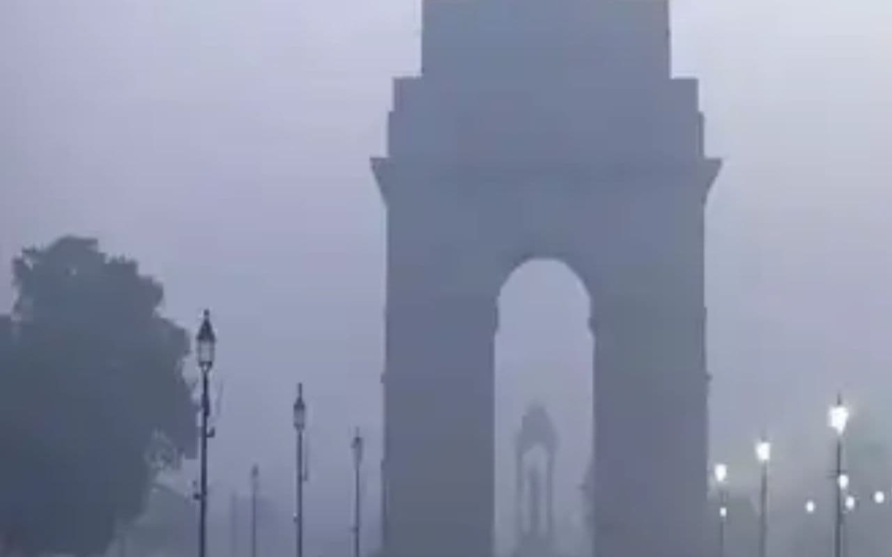 IMD Cold Wave Alert: राजधानी दिल्ली से लेकर पूर्वी भारत तक कोहरे का असर, कई राज्यों में चेतावनी जारी