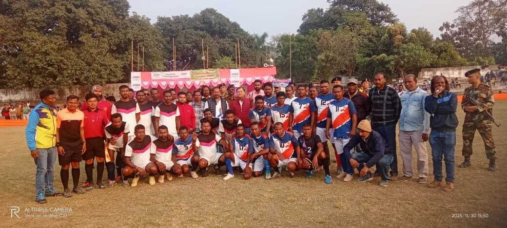 Chaibasa News : हेंब्रम स्पीच को हराकर कुर्सी एफसी चाईबासा बना विजेता