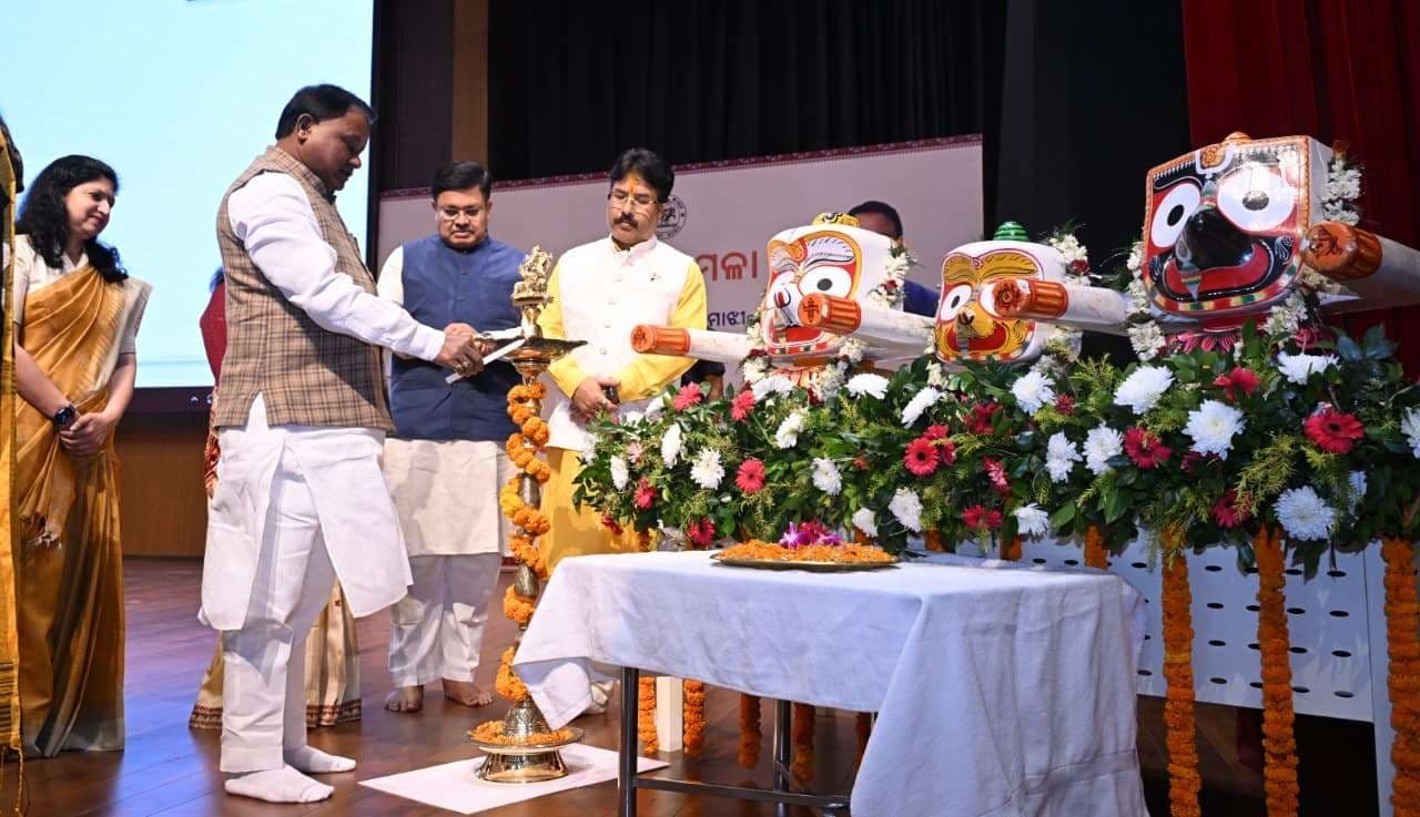 Bhubaneswar News: भ्रष्टाचार से कोसों दूर रहें, नौकरी को जनसेवा की तरह देखें नवनियुक्त कर्मी : मोहन माझी