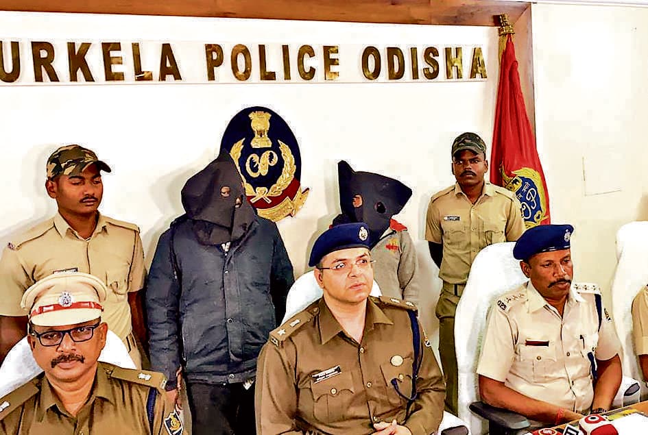 Rourkela News: विजिलेंस रेड की धमकी देकर ओएएस अधिकारी से चार लाख की ठगी में दो गिरफ्तार