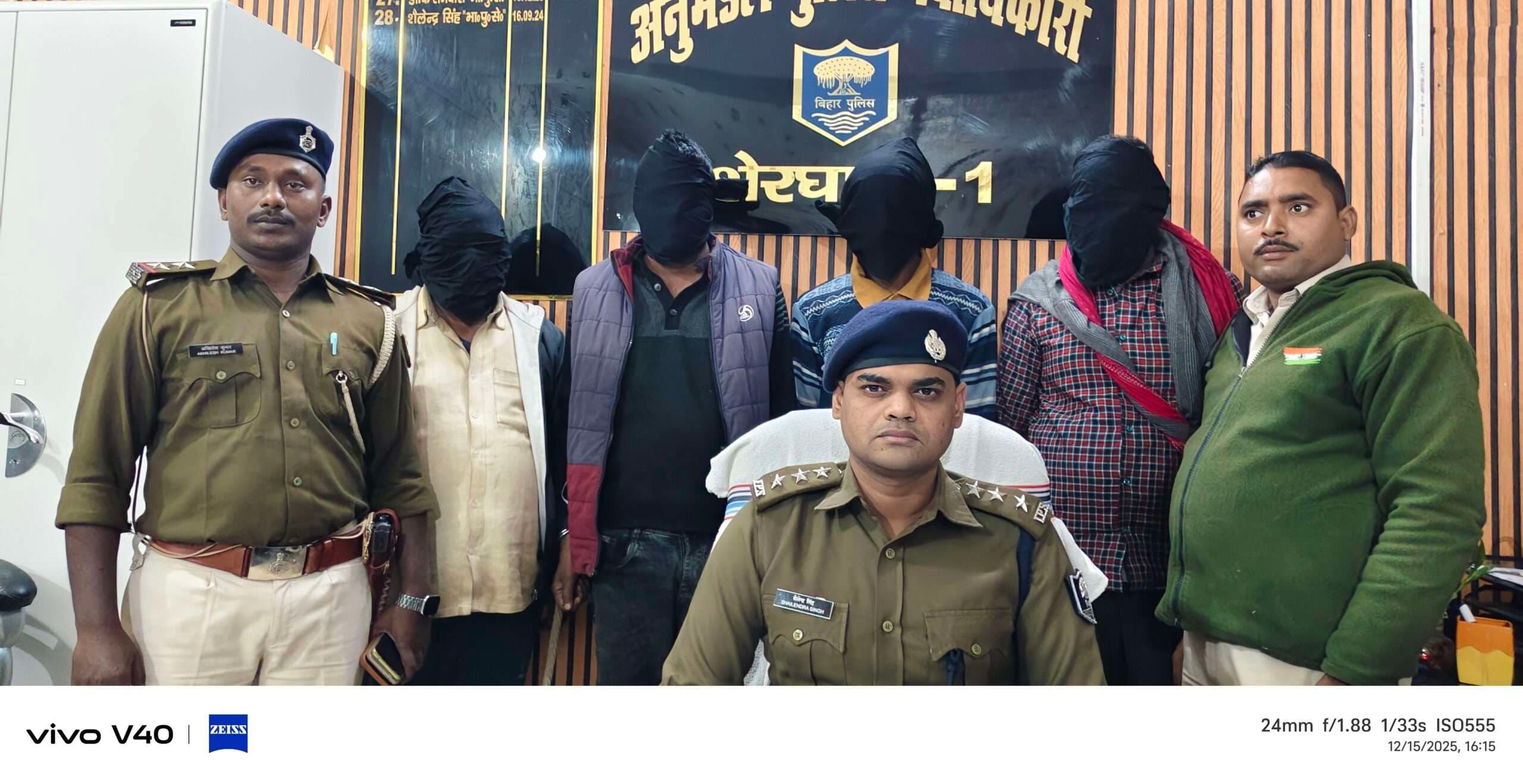 छह ट्रक जब्त, चार लोग गिरफ्तार