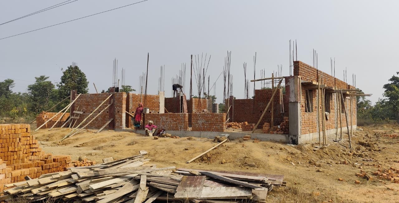 East Singhbhum News : बहुद्देशीय भवन से संवरेगी सबर-बिरहोरों की जिंदगी