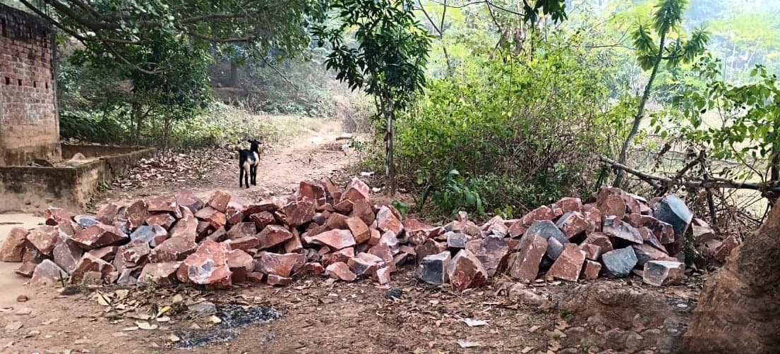 नहीं थम रहा पत्थर खनन का गोरखधंधा