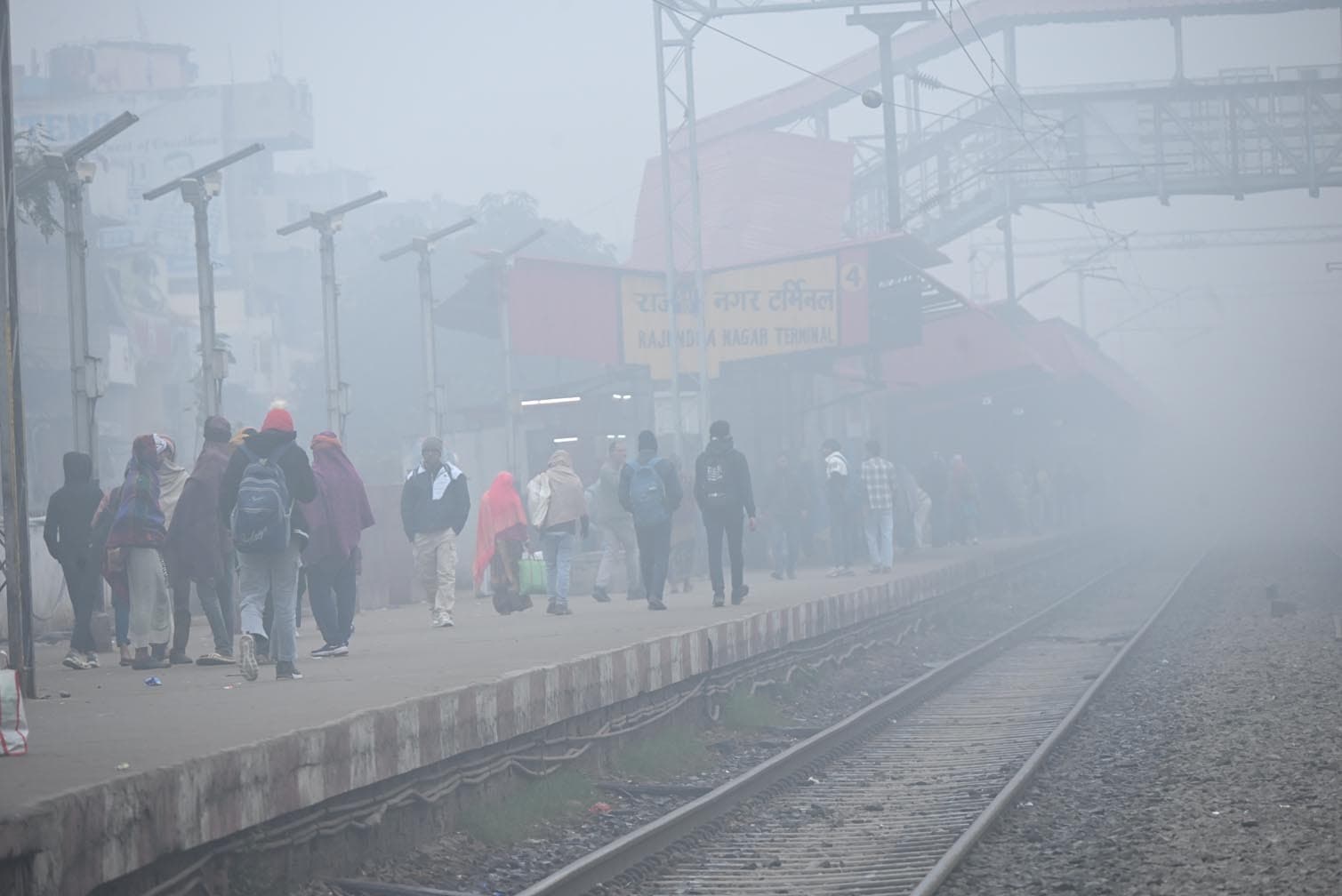 Gaya News : 11 हजार वोल्ट के तार की चपेट में आकर तीन युवकों की मौत