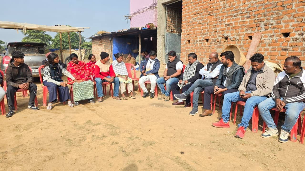 कांग्रेस नेता के परिजनों से मिले प्रदेश कांग्रेस के सह प्रभारी