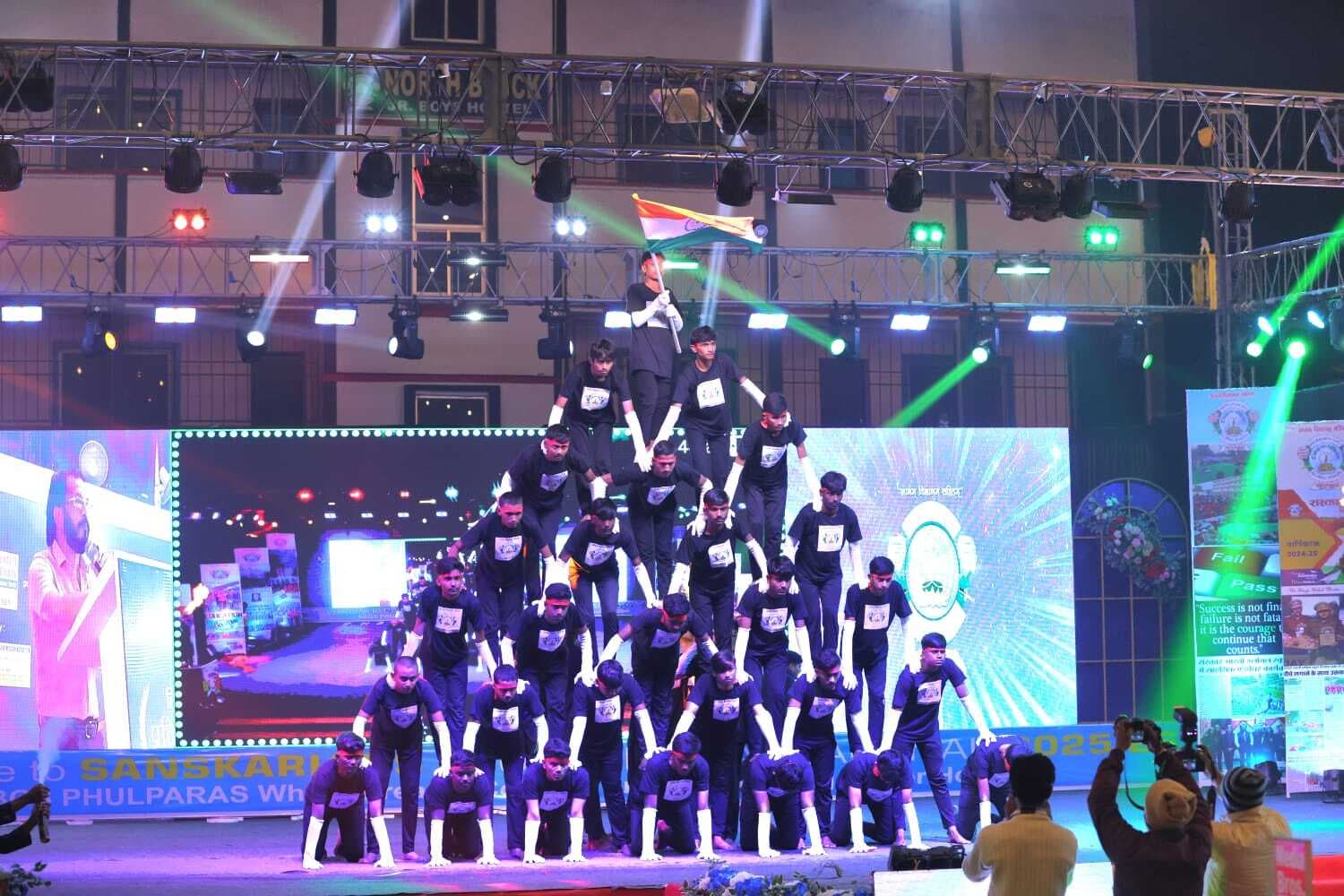 Madhubani News : संस्कार भारती ग्लोबल स्कूल के वार्षिकोत्सव में बच्चों ने दी रंगारंग प्रस्तुति