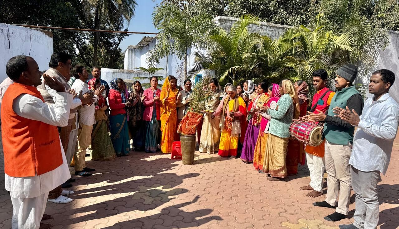 तुलसी पूजन का किया गया आयोजन