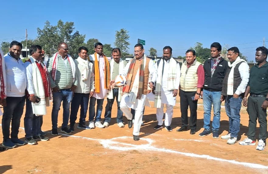 सांसद खेल महोत्सव व बालिका फुटबॉल प्रतियोगिता