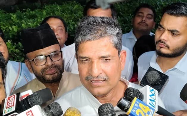 Congress: महागठबंधन में सीट बंटवारे को लेकर बिहार कांग्रेस के नेताओं ने आलाकमान से की चर्चा