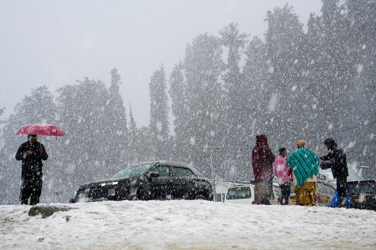 Rain And Snowfall Alert: अगले 12 घंटे में यहां होगी बारिश और बर्फबारी, IMD अलर्ट जारी