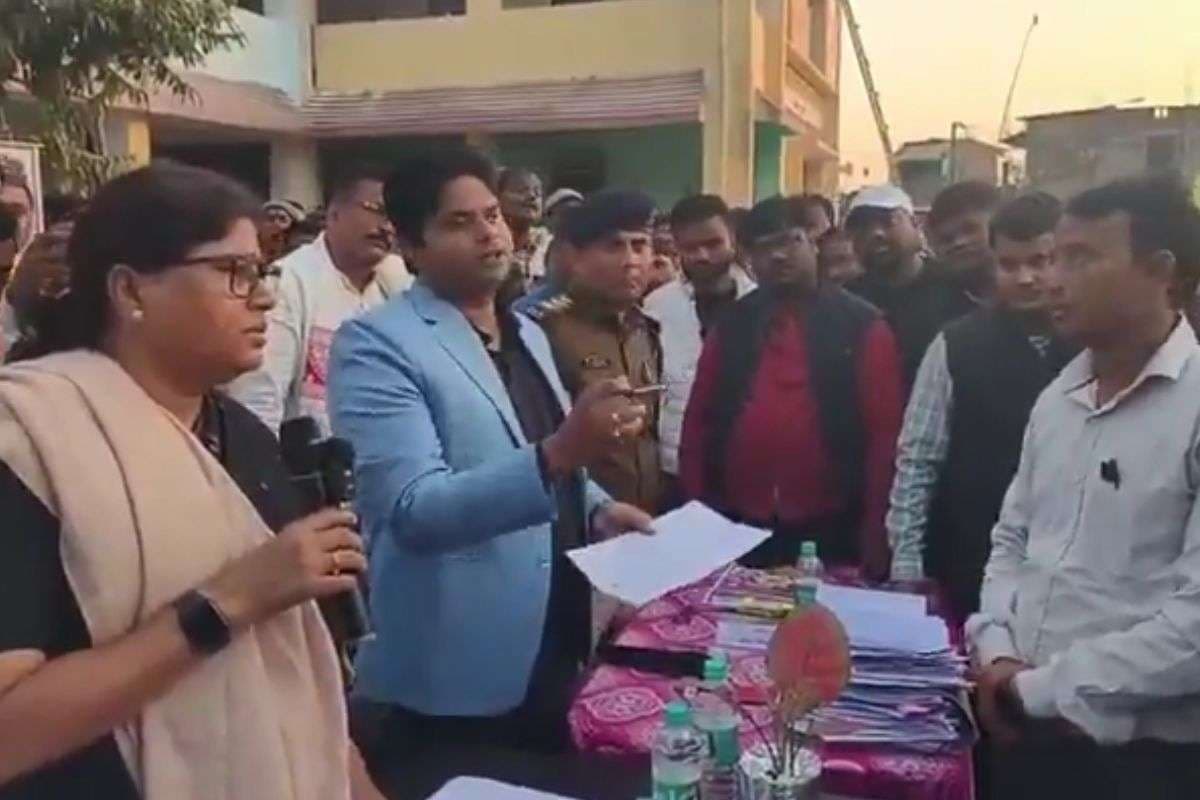 Bihar News: ‘डीएम से कह देते हैं सस्पेंड करके बैठा देंगे’, मंत्री लेशी सिंह ने सबके सामने CO को फटकारा