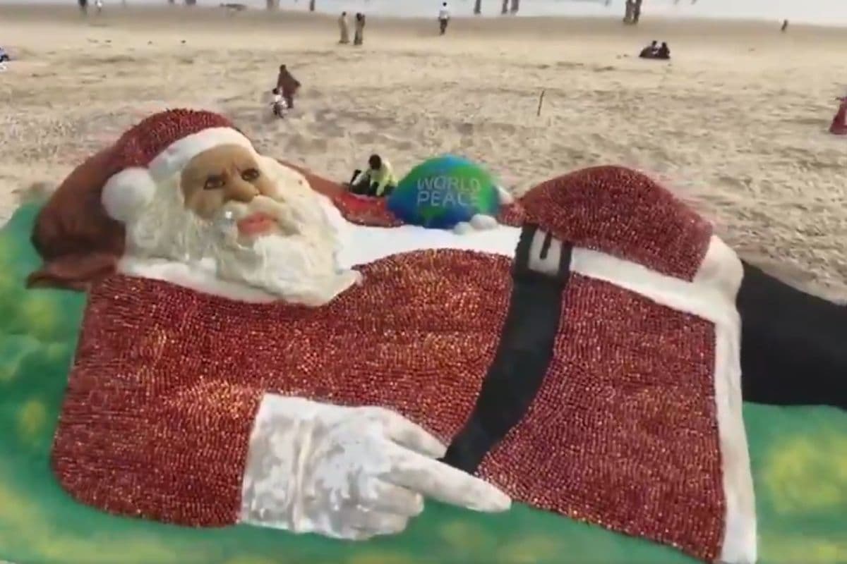 Santa Claus: सेब और रेत से बनाई सांता क्लाज की अनोखी मूर्ति, सुदर्शन पटनायक ने बनाया नया वर्ल्ड रिकॉर्ड, वीडियो
