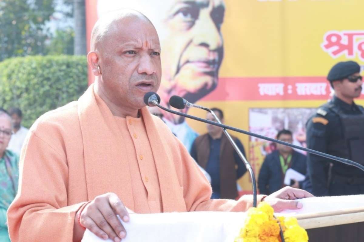 सरदार पटेल की पुण्यतिथि पर मुख्यमंत्री योगी आदित्यनाथ ने दी श्रद्धांजलि, बताया राष्ट्रनिर्माण में योगदान