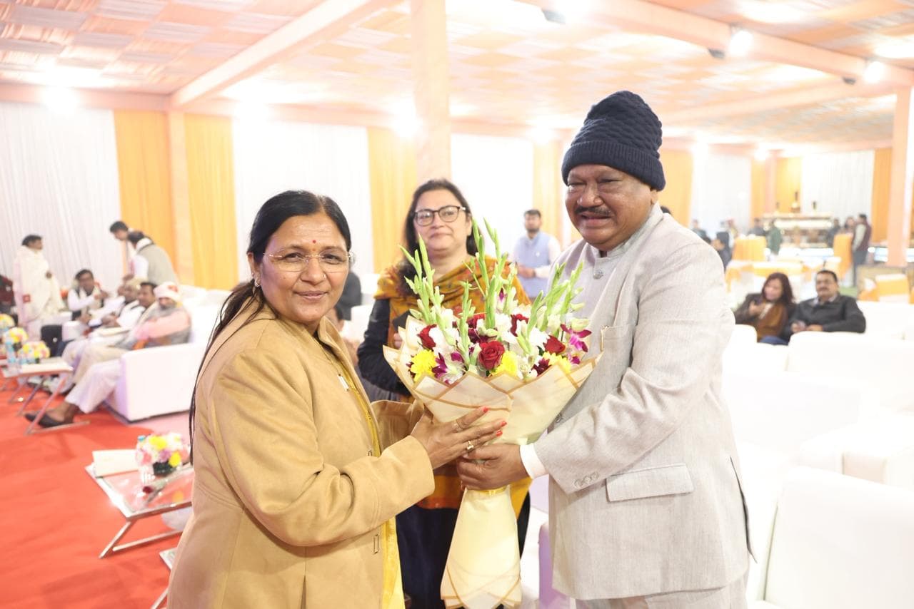 Tribal: आदिवासी समाज के विकास के लिए आदिवासी सांसदों ने केंद्रीय मंत्री के साथ किया संवाद