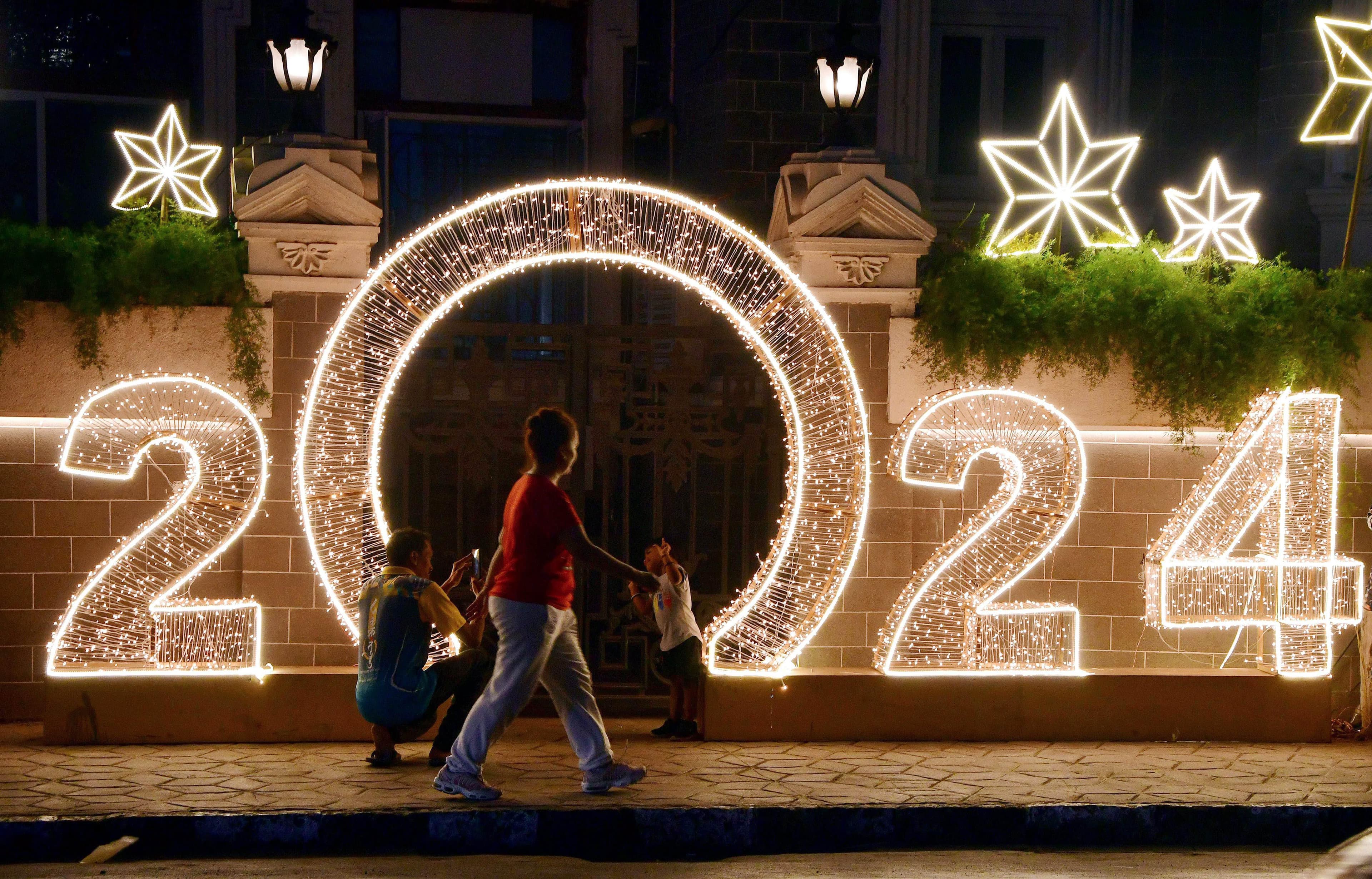 बीती ताहि बिसार दे, आगे की सुध लेय