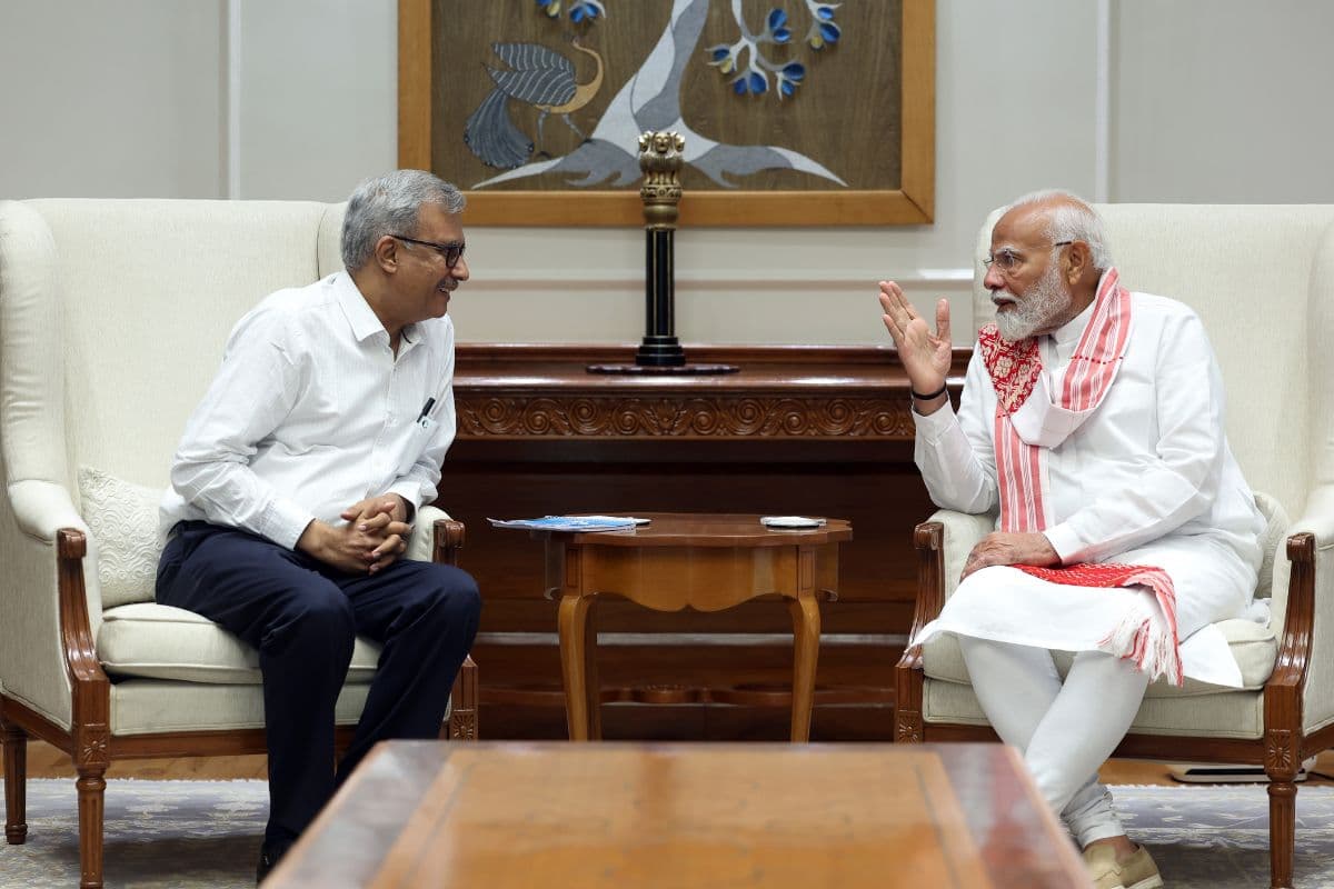 झारखंड में घुसपैठियों ने आदिवासी संस्कृति व बहनों-बेटियों की सुरक्षा को खतरे में डाल दिया है, प्रभात खबर से बोले पीएम मोदी