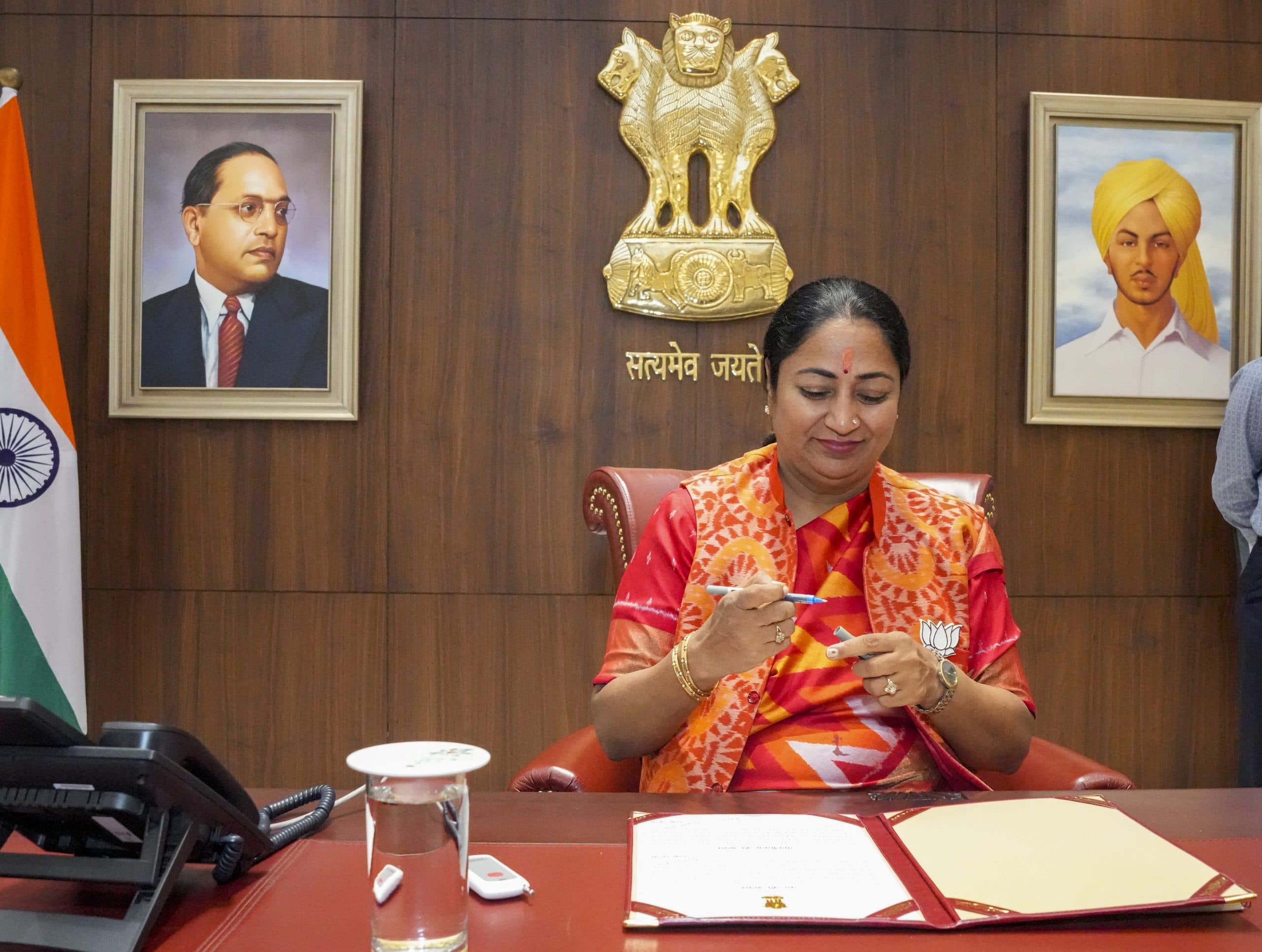 Delhi Cabinet Decisions: आयुष्मान योजना को मंजूरी, विधानसभा में पेश होगी CAG रिपोर्ट, पहली बैठक में हुए बड़े फैसले