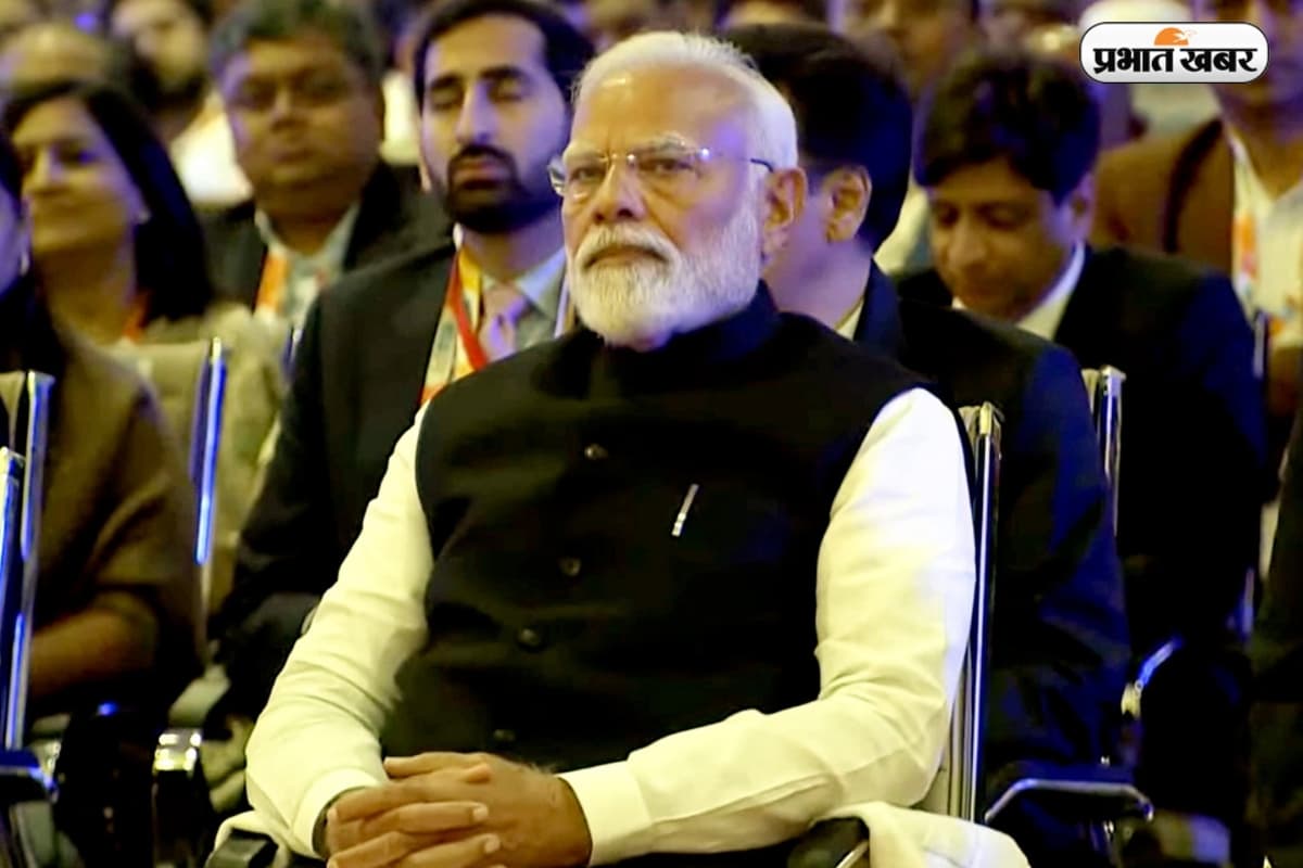 PM मोदी ने लॉन्च कीं 18 नई नीतियां, महाकाल की तस्वीर भेंट, MP में अदाणी ग्रुप करेगा बड़ा निवेश