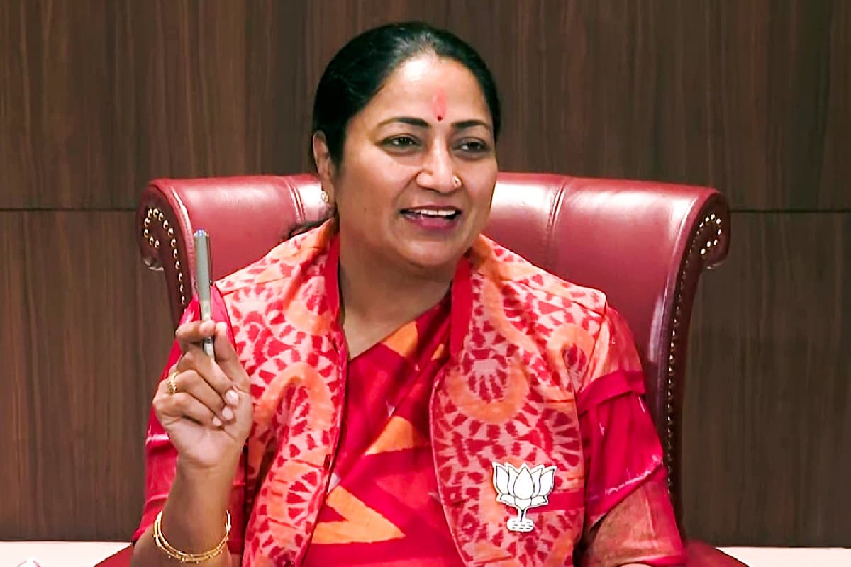 Delhi Govt: डीयू में फिर शुरू होगी युवा बस सेवा