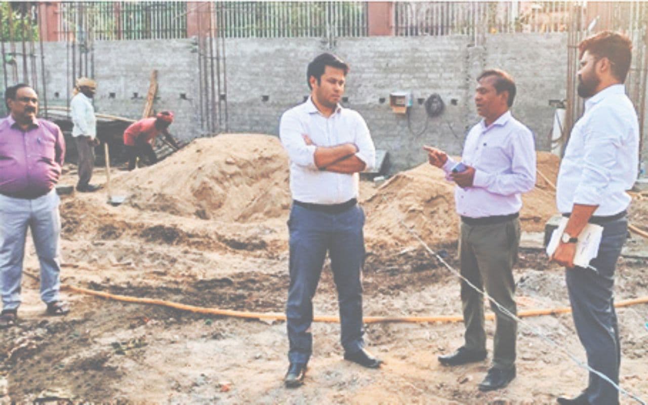 Gaya News: एक चालू नहीं, अब दूसरा विद्युत शवदाह गृह हो रहा तैयार, नगर आयुक्त ने किया निरीक्षण