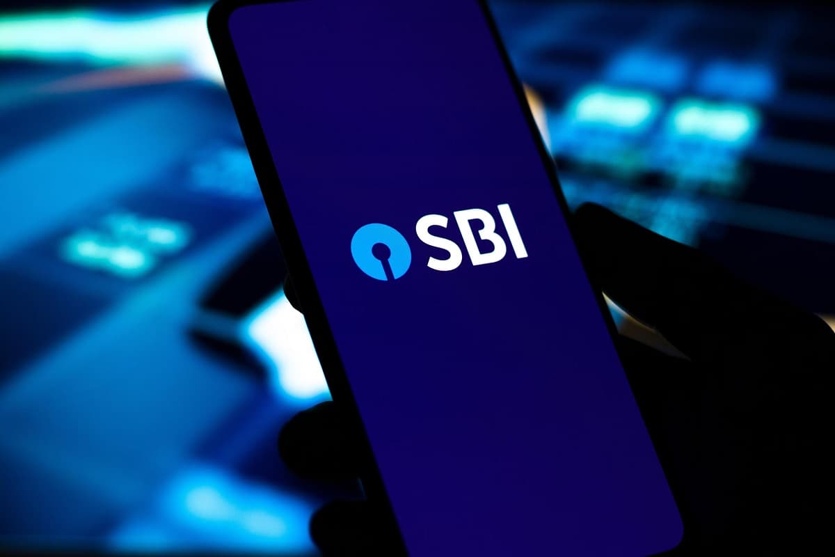 सबसे बड़े सरकारी बैंक SBI का मुनाफा घटा, NIM में गिरावट बनी चिंता