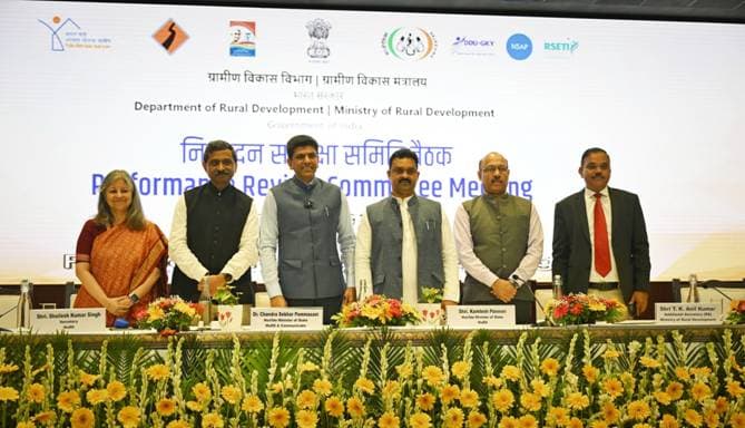 Rural Development: विकसित भारत के लिए विकसित गांव जरूरी