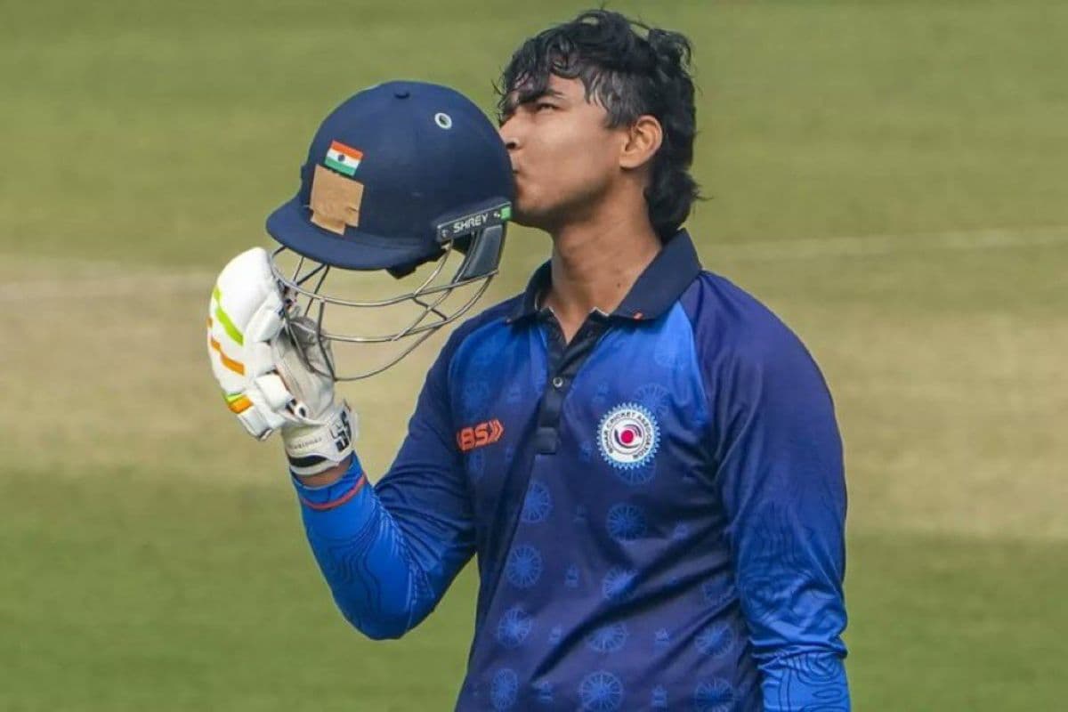 वैभव सूर्यवंशी की रिकॉर्ड तोड़ पारी पर शशि थरूर का तगड़ा बयान, 'क्रिकेट के भगवान' से कर दी तुलना