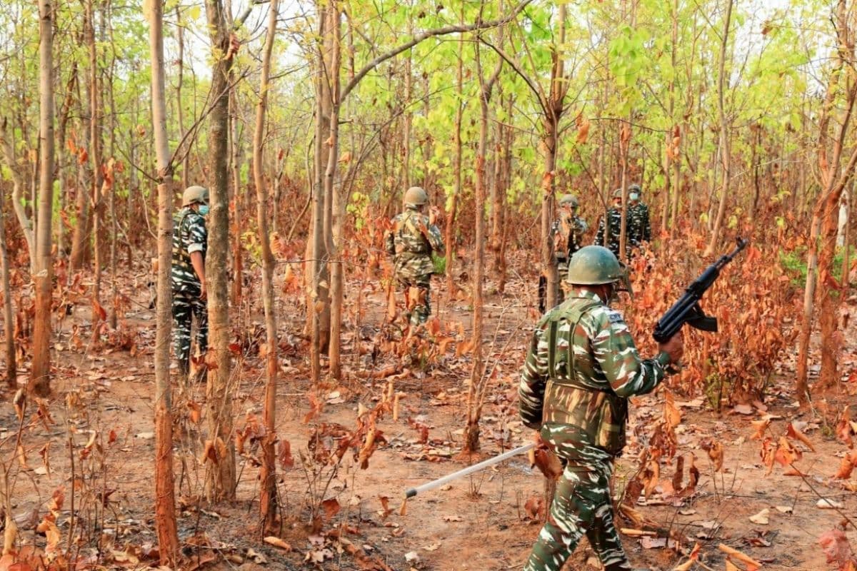 महाराष्ट्र के गढ़चिरौली में पुलिस के साथ मुठभेड़, दो महिला नक्सली ढ़ेर