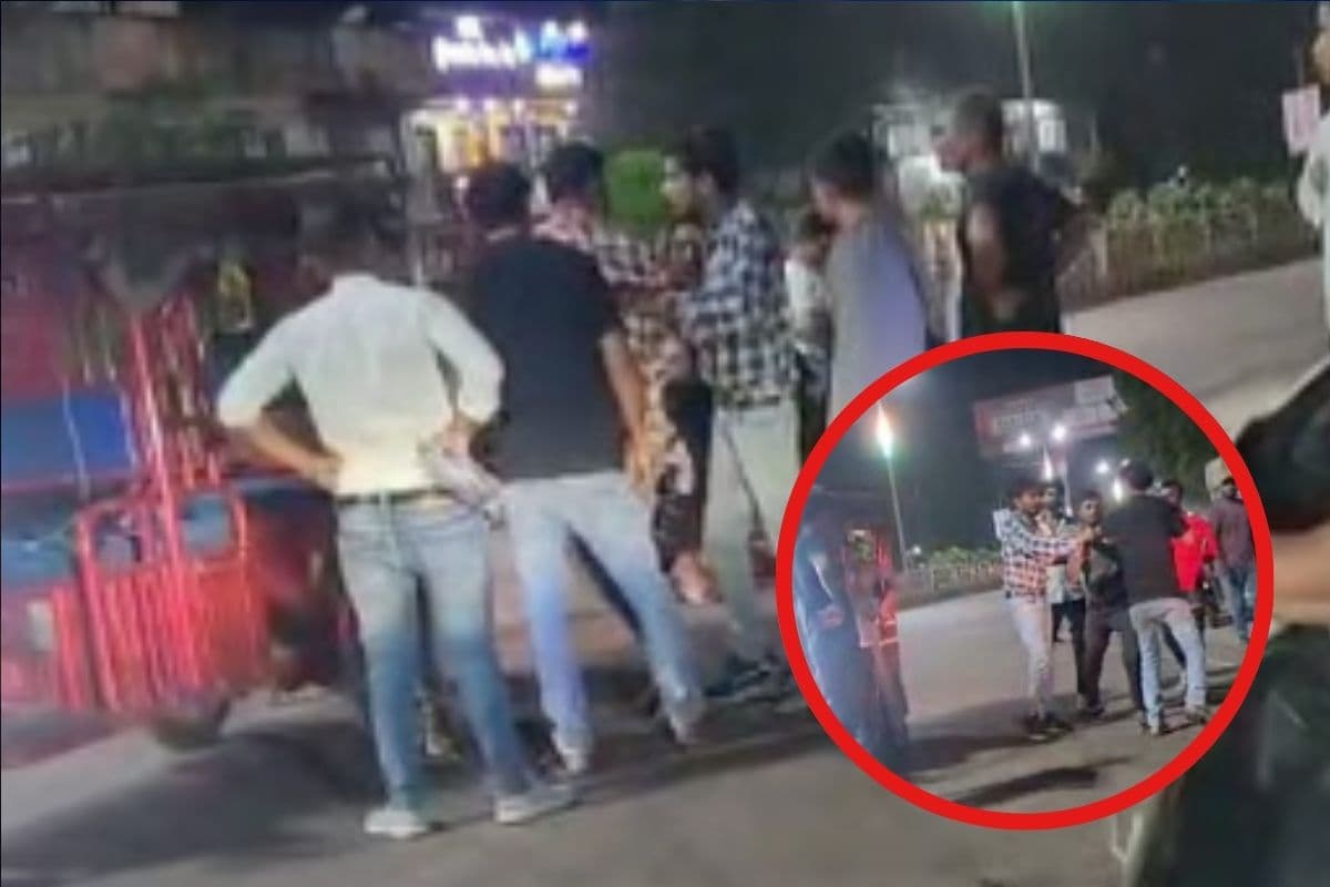 Viral Video : रिक्शा चालक ने यात्री को जड़ा जोरदार थप्पड़, वीडियो वायरल