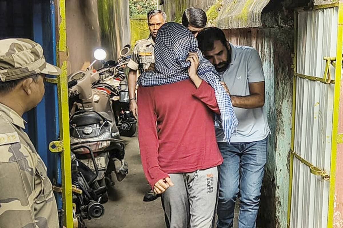 Terrorists Arrested : झारखंड के अलावा इन राज्यों में छिपे थे आतंकी, स्पेशल सेल ने सबको एक साथ दबोचा