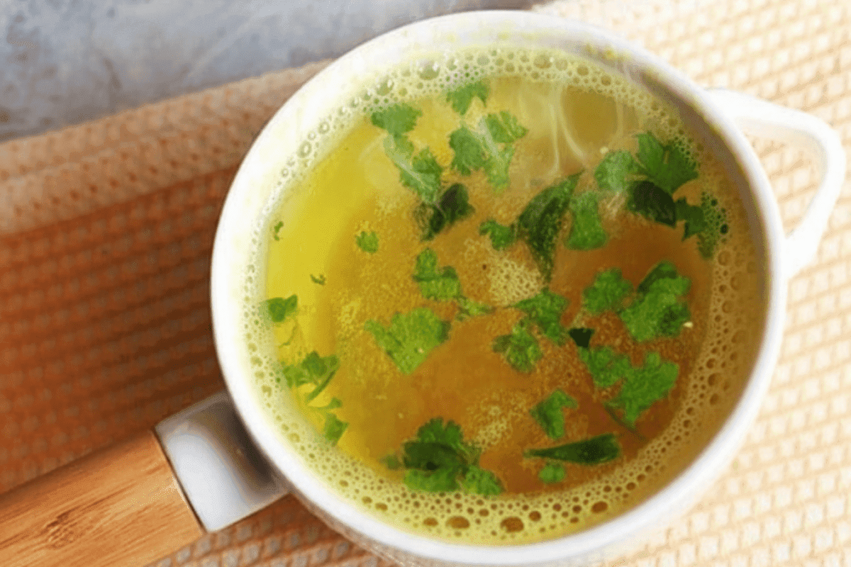 Benefits of Daal Ka Paani: दाल का पानी पीने से सेहत, त्वचा और बालों पर क्या असर पड़ता है?