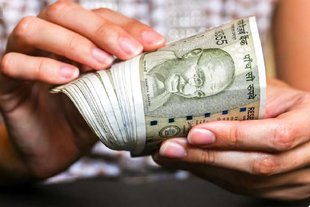 Salary Hike: भारत में साल 2026 में सैलरी में होगी बंपर बढ़ोतरी, रियल एस्टेट में बरसेगा पैसा
