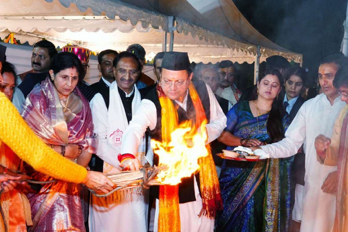 Uttarakhand News : मुख्यमंत्री आवास में इगास पर्व मनाया गया हर्ष–उल्लास के साथ