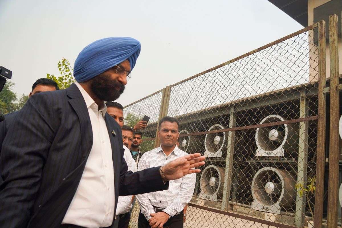 Delhi Pollution: ‘पिछले साल AQI 500-1000 था’, दिल्ली प्रदूषण पर AAP ने बोला हमला तो मंत्री सिरसा ने किया पलटवार