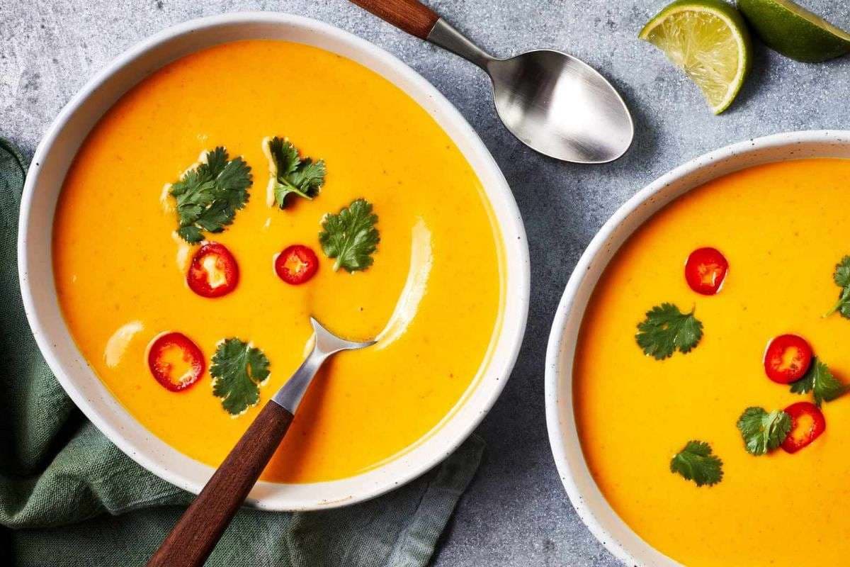 Pumpkin Recipe for Winter: सर्दी में जरूर पिएं स्वादिष्ट और गरमागरम कद्दू का सूप, बनाने का तरीका भी है बहुत आसान